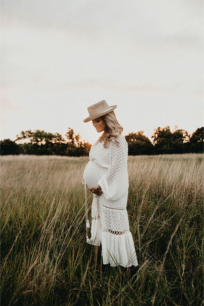 Pregnancy Photoshoot Dress Ideas