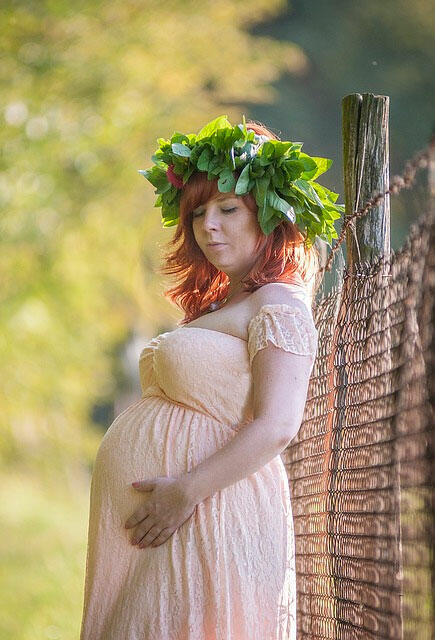 9 Outfit Ideas For Your Home Maternity Shoot in 2023 3 pregnancy, mother