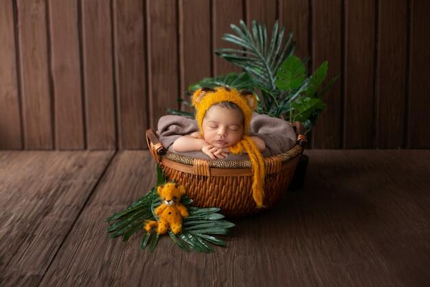 How to Position Newborns for Photos img