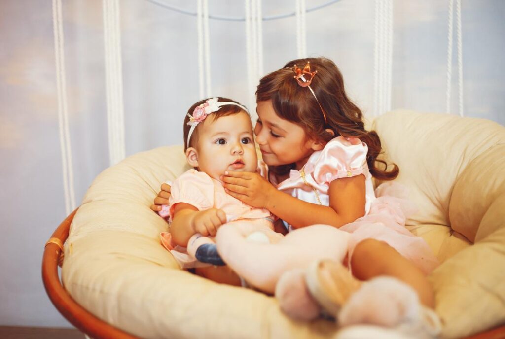 Newborn Photography with Siblings in Sydney img